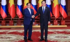 Việt - Lào nhất trí tăng kết nối giao thông, du lịch